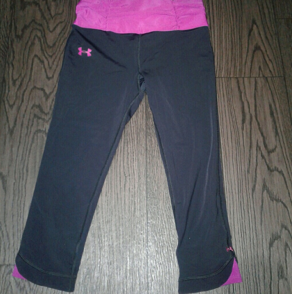 Under Armour pink and black Capri tights